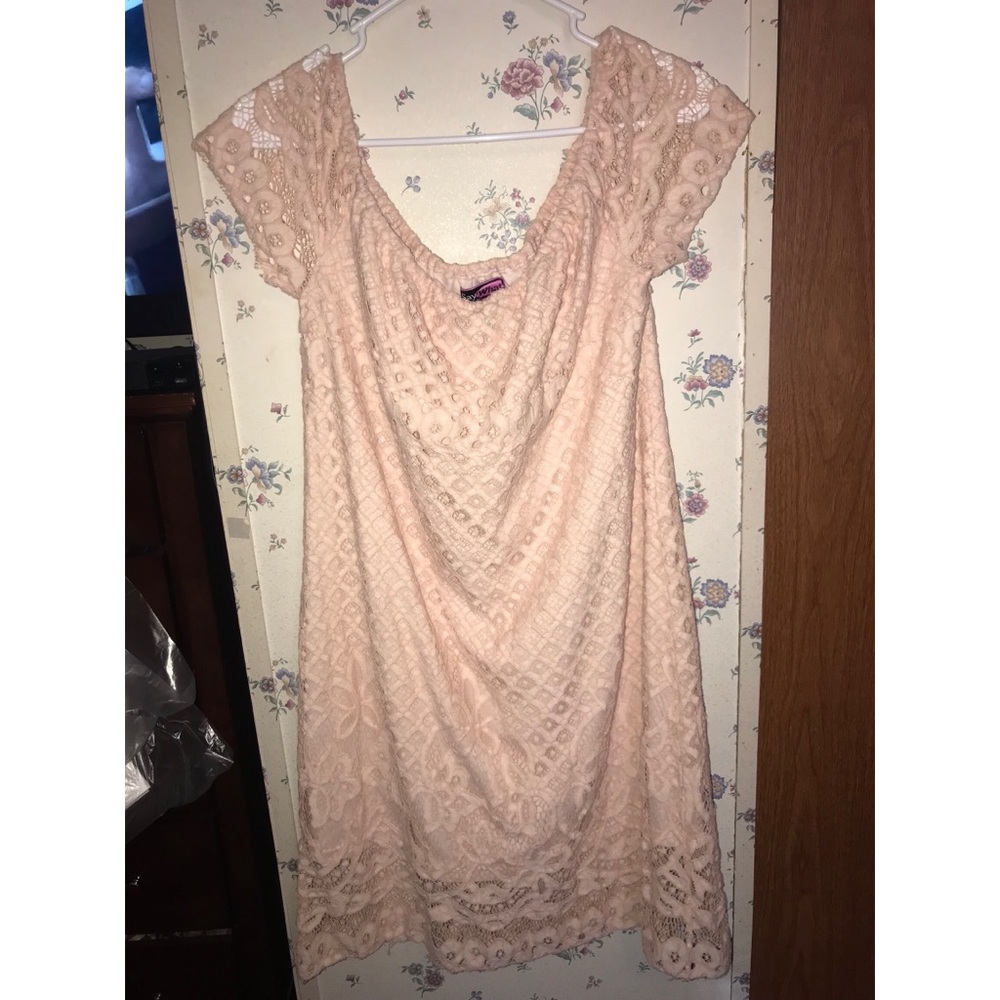 Soft Pink Off the Shoulder Lace Dress!!💕💕